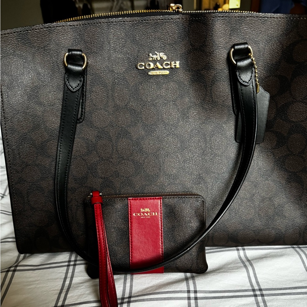 Coach Mollie Tote 25 w/ matching wristlet